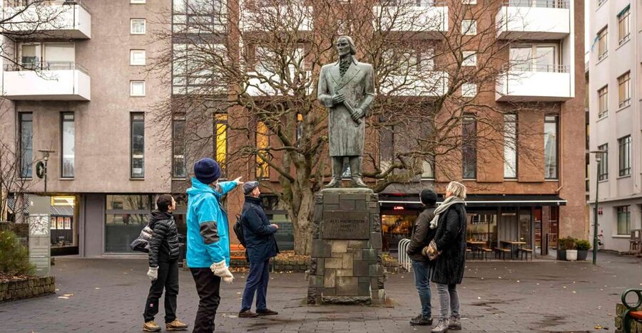 Reykjavik: Sightseeing Walking Tour with a Viking - Meeting at Ingólfur Square