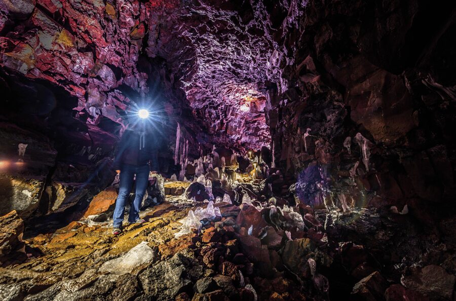 Reykjavík: Silfra Fissure Snorkeling and Lava Caving Tour - The midday break: useful, but not a full lunch