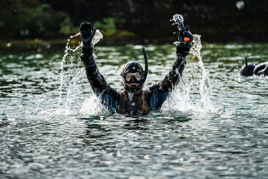 Reykjavík: Silfra Fissure Snorkeling between Two Continents - The changing process is part of the adventure