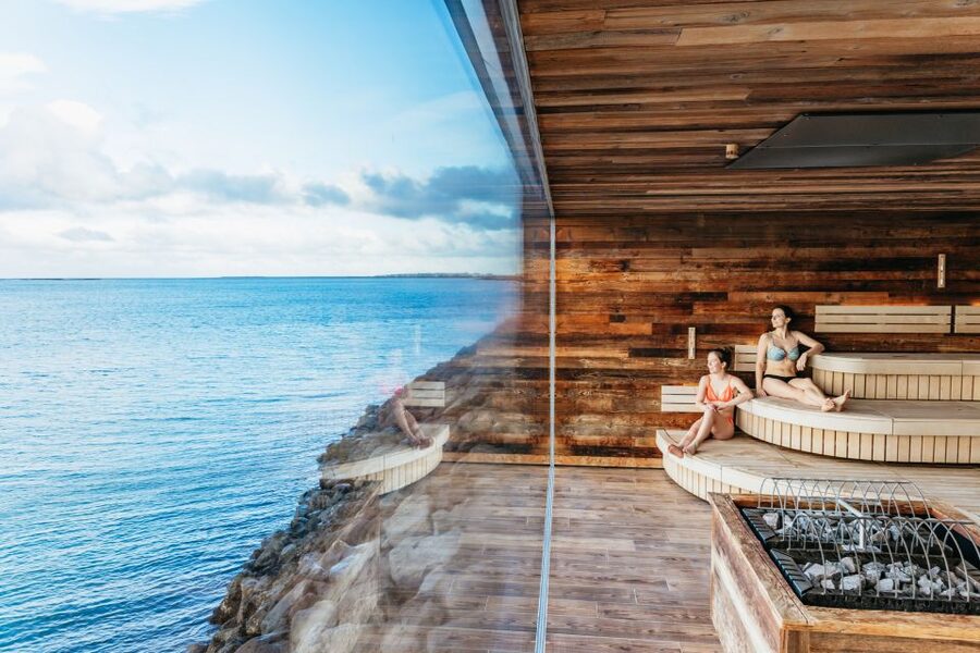 Reykjavik: Sky Lagoon Admission with Transfer - Checking in and choosing your changing room