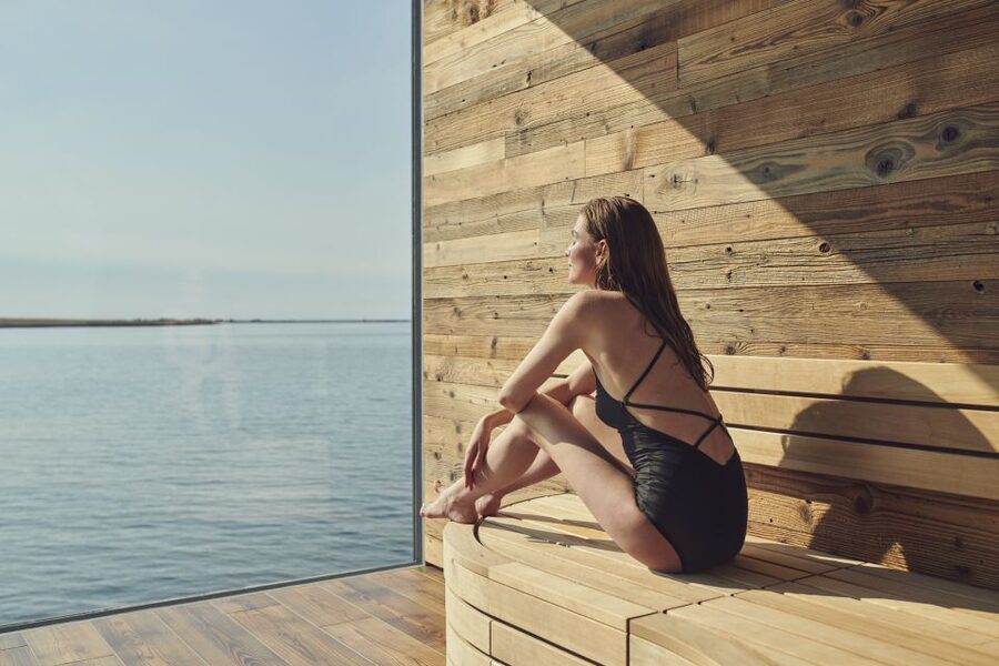 Reykjavik: Sky Lagoon Entrance Pass With 7-Step Spa Ritual - The seven-step ritual, from hot water to crowberries