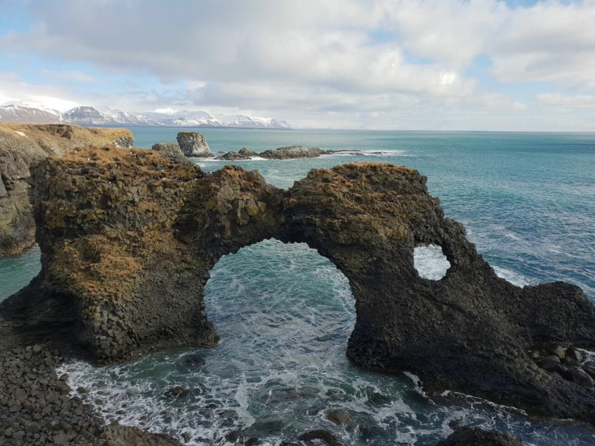 Reykjavik: Small-Group Snæfellsnes Day Trip - Guides, group size, and the feel of the day