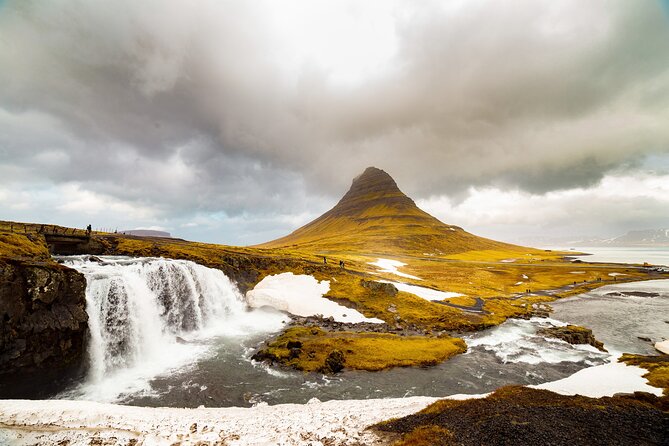 Reykjavík: Snæfellsnes & Kirkjufell Small Group Tour - The quick photograph at Búðakirkja