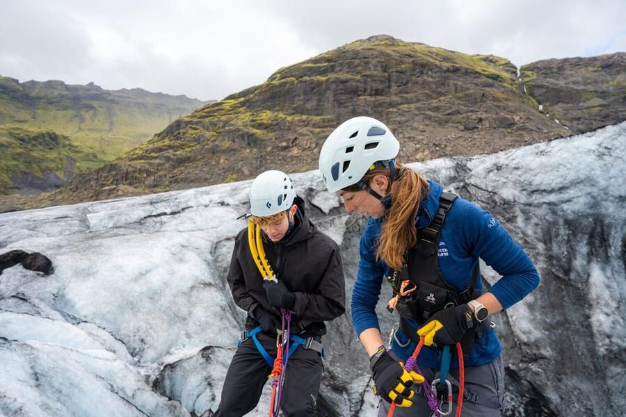 Reykjavík: Sólheimajökull Glacier Hike & Ice Climbing Intro - Getting ready at Sólheimajökull
