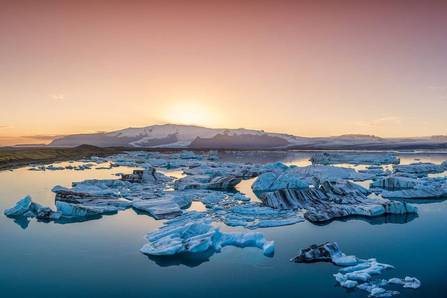 Reykjavik: South Coast, Diamond Beach, and Jökulsárlón Tour - Diamond Beach and the changing black shore