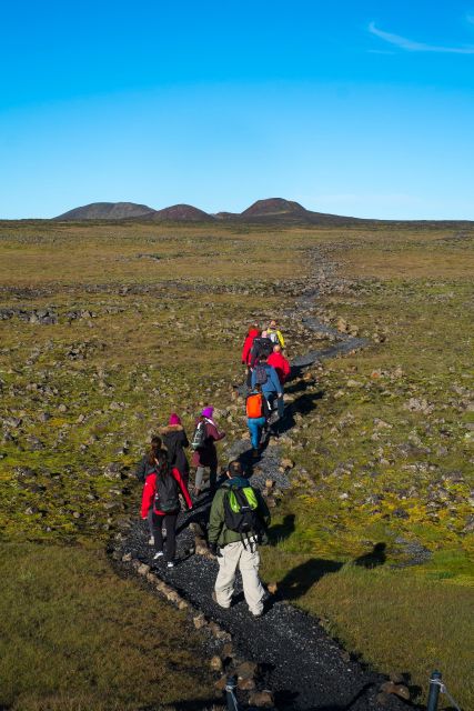 Reykjavik: Thrihnukagigur Volcano Guided Hiking Day Trip - The 45-minute walk across the lava field