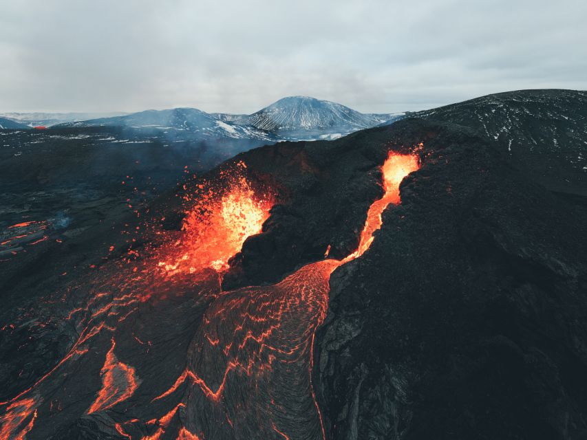 Reykjavík: Volcano Eruption Site and Reykjanes Hiking Tour - The 40-minute ride to Lake Kleifarvatn