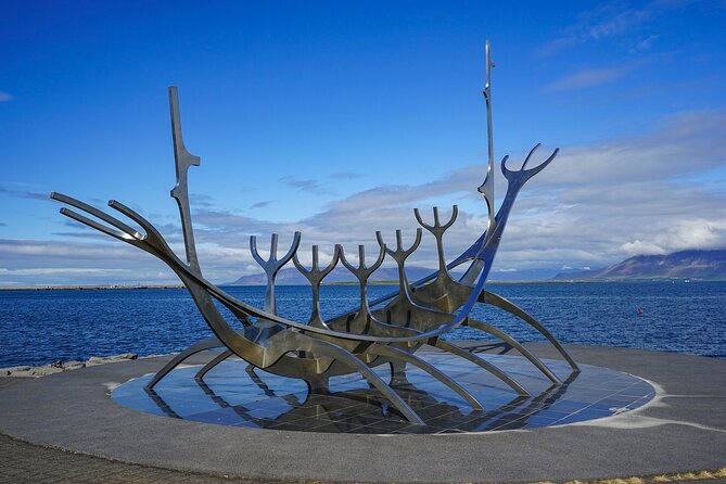 Reykjavík Walking Tour - From Ægisgarður to the city center