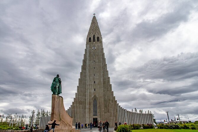 Reykjavík Walking Tour - Hallgrímskirkja and the 360-degree view