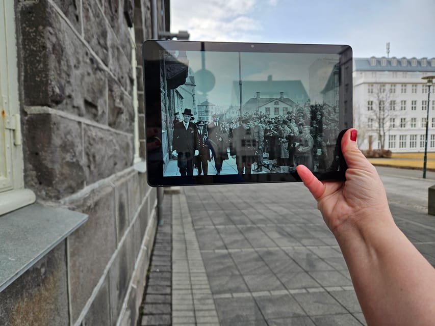 Reykjavik: World War II Walking tour around the city centre - A closer look at the social changes