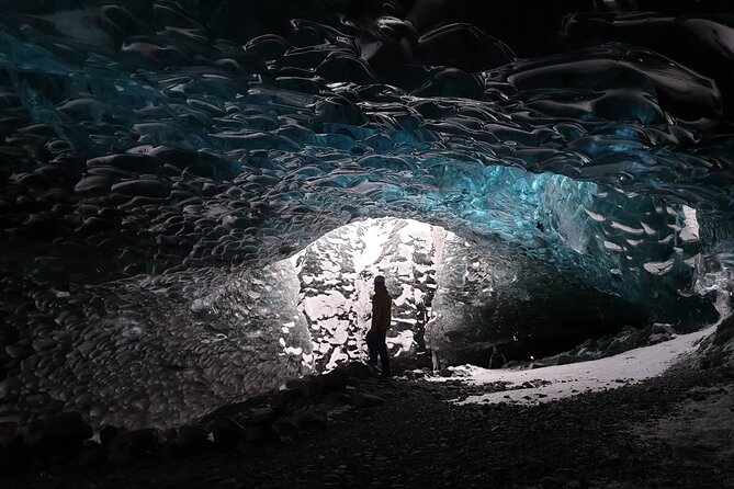 Sapphire Ice Cave Tour from Jökulsárlón - Extra Small Group - Entering the crystal-blue ice cave