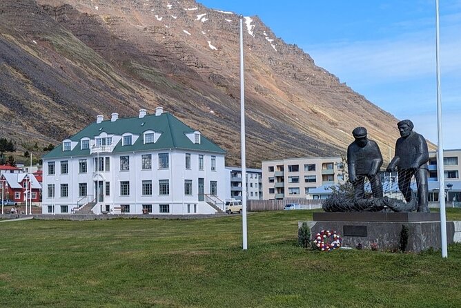 Self-Guided Tour of Ísafjörður: Art, History, and Architecture - From Fish Skin to Medical Science at Kerecis
