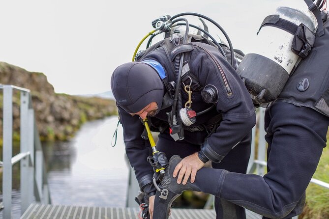 Silfra: Diving Between Tectonic Plates and Pick Up from Reykjavik - The 30 to 45 minute route through Silfra