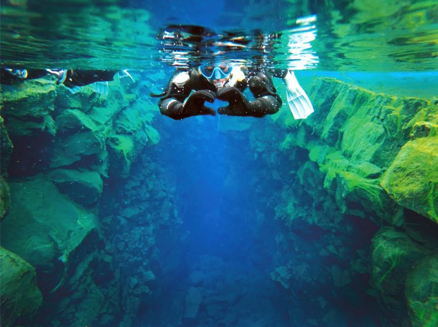 Silfra: Fissure Snorkeling Tour with Underwater Photos - The 30-minute briefing sets the tone