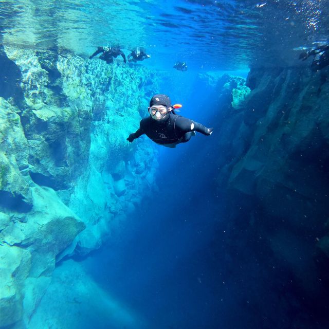 Silfra: Leidarendi Lava Caving & Snorkeling Tour with Photos - The guides make a real difference