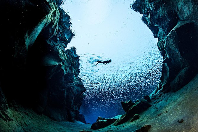 Silfra: Snorkeling Between Tectonic Plates - Meet on Location - Why Silfra feels unlike ordinary snorkeling