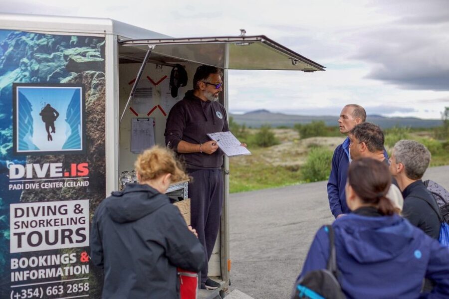 Silfra: Snorkeling Tour Between Tectonic Plates - Walking Ten Minutes to the Entry Platform