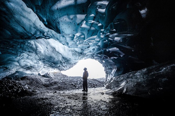 Skaftafell: Blue Ice Cave & Glacier Hike on Vatnajökull - What the guides add to the outing