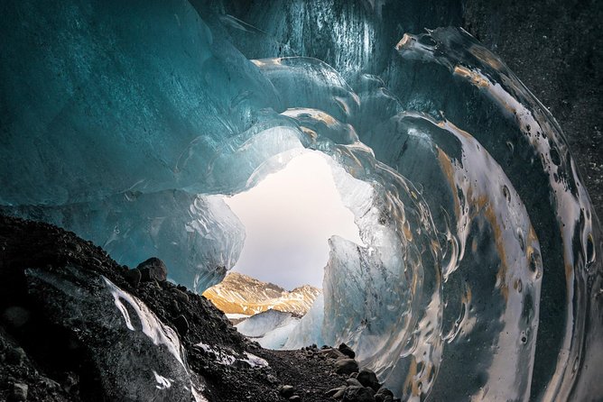 Skaftafell: Blue Ice Cave & Glacier Hike on Vatnajökull - Safety on moving ice