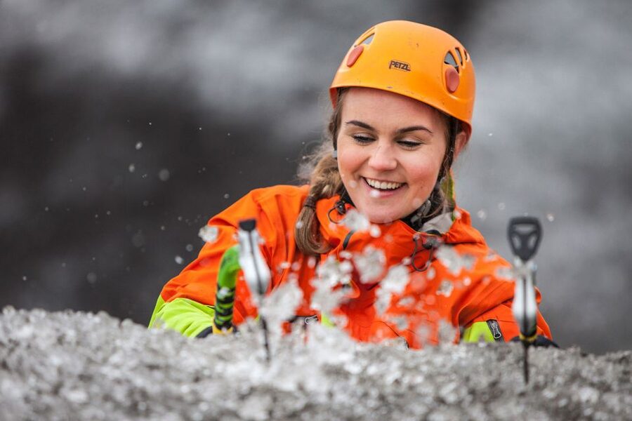 Skaftafell: Glacier Hike and Ice Climbing Guided Experience - Meeting the guide at Skaftafell