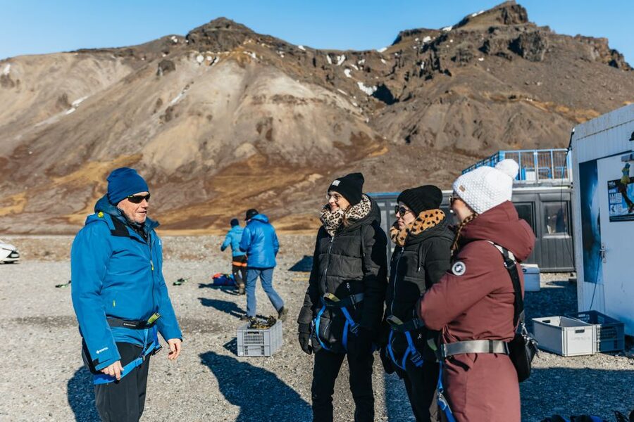 Skaftafell National Park: Falljokull Glacier Easy Hike - Crampons on, glacier ahead