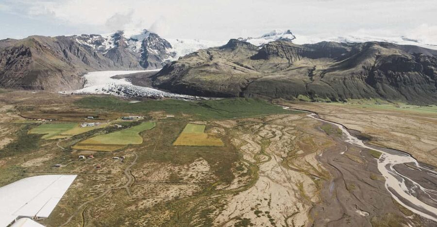 Skaftafell Nature Reserve: Highlights Scenic Airplane Tour - Glacier outlets around Vatnajökull