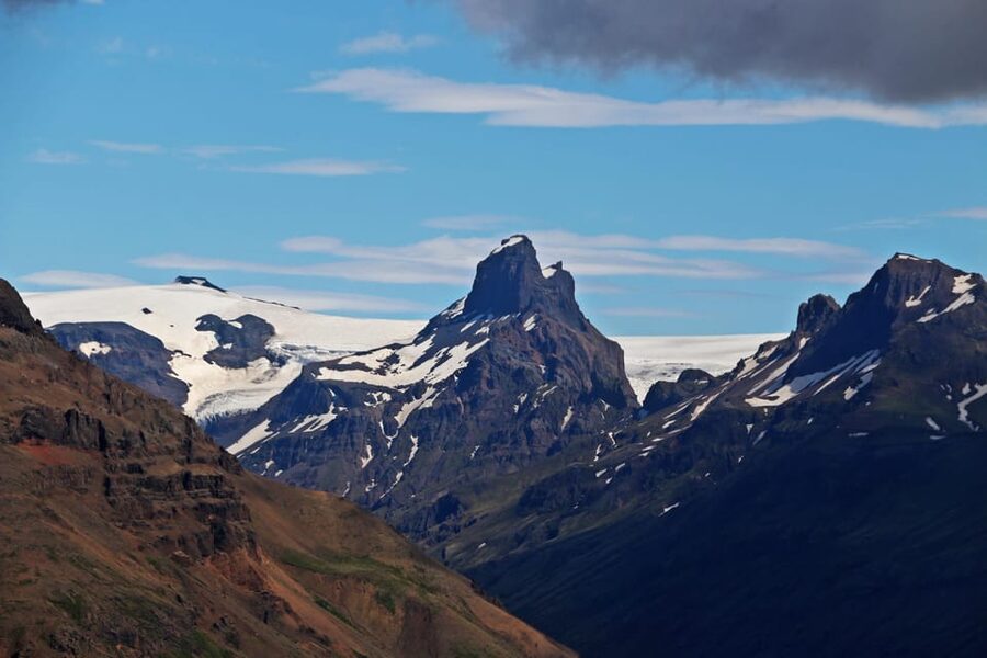 Skaftafell Nature Reserve: Highlights Scenic Airplane Tour - Green hills and hiking trails seen from above