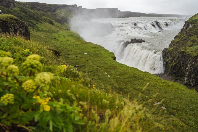 Small Group: Golden Circle Tour from Reykjavik Cruise Terminals - Comfort, vehicle size, and mobility concerns