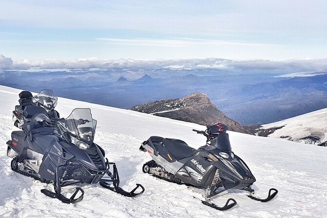 Snowmobiling on Eyjafjallajökull - Guide quality and group safety