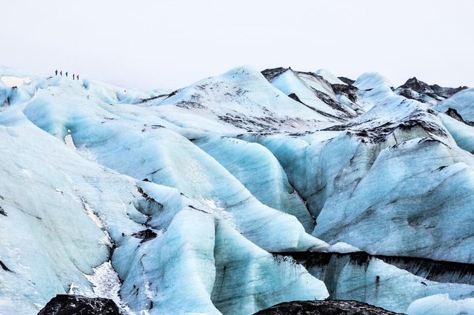 Sólheimajökull Glacier Hike & Ice Climbing Intro - Small Group - How the small group changes the day