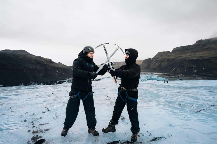 Sólheimajökull: Guided Glacier Hike - Walking from the parking lot onto the glacier
