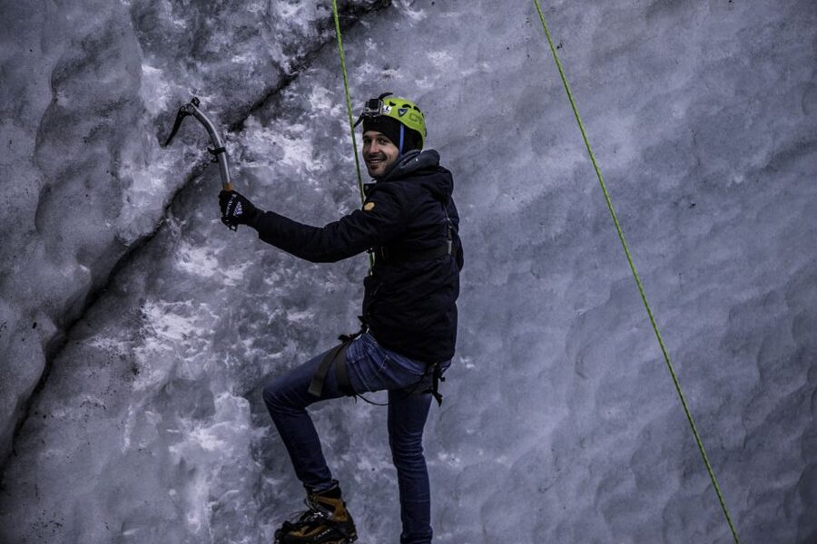 Sólheimajökull Ice Climb and Glacier Hike - A 30-minute safety briefing on the ice