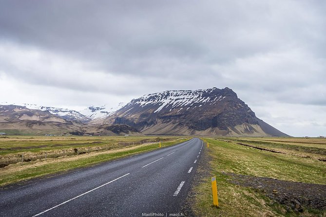 South Coast and Glacier Lagoon Day Trip by Super Jeep from Reykjavik - Fjaðrárgljúfur adds a dramatic canyon walk