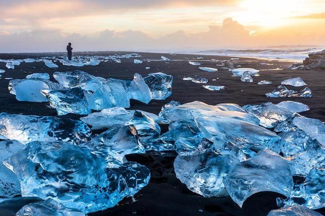 South Coast and Glacier Lagoon - Private - Seljalandsfoss gives you Iceland’s famous first splash
