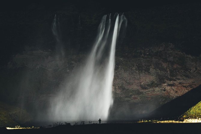 South Coast, Diamond Beach and Glacier Lagoon Day Tour - Skógafoss: Iceland’s classic wall of water