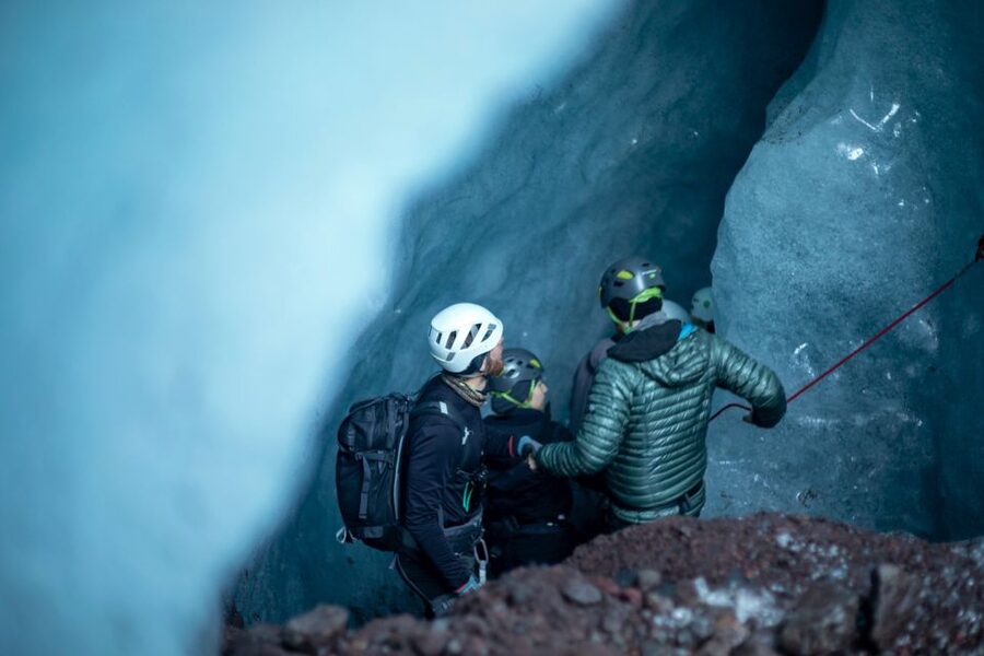 South Coast Iceland: 2-Day Blue Ice Cave & Jokulsarlon Tour - Life inside the minibus