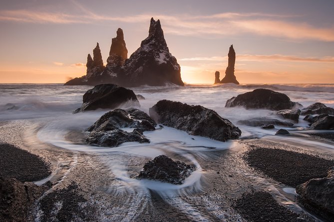 South Coast, Waterfalls and Vík village from Reykjavik - Vík: a practical pause in the southern village