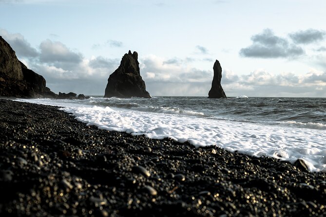 South Iceland Highlights and Northern Lights Combo Full-Day Tour - Vík: a practical pause in a pretty village