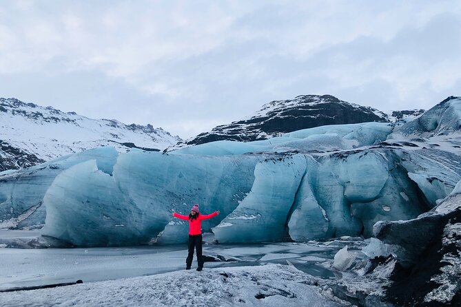 South Iceland Highlights and Northern Lights Combo Full-Day Tour - Skógafoss: a powerful first stop