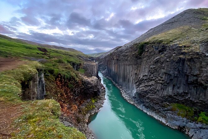 Stuðlagil Canyon and Vök Baths Day Tour - Why this East Iceland pairing works