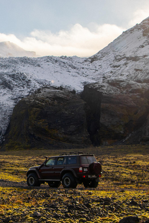 Super Jeep Private tour in Þórsmörk - Walking inside the canyon