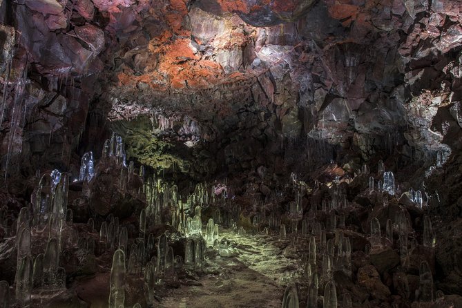 The Lava Tunnel Tour - Raufarhólshellir - Photography inside the tunnel