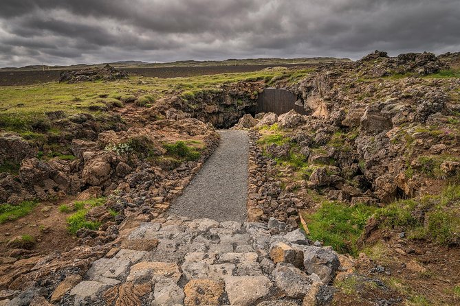 The Lava Tunnel Tour with Transfer from Reykjavik - Walking through one hour of volcanic history