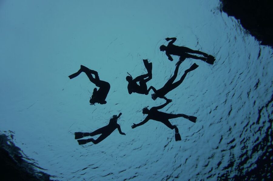 Thingvellir: Silfra Freedive Adevnture with a Guide - Warming up with hot chocolate afterward