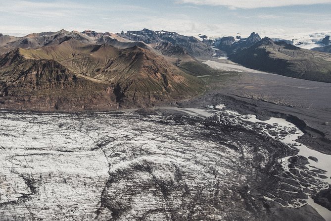 Ultimate Airplane Sightseeing Flight from Skaftafell - Lakagígar’s Green Moss and Red-Black Craters