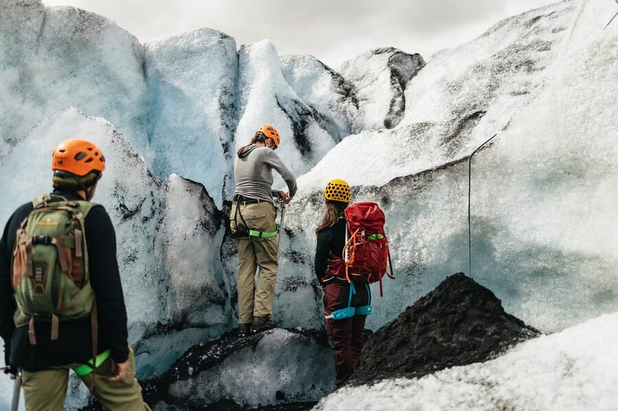 Vik: Guided Sólheimajökull Glacier Hike - A short break with coffee and chocolate