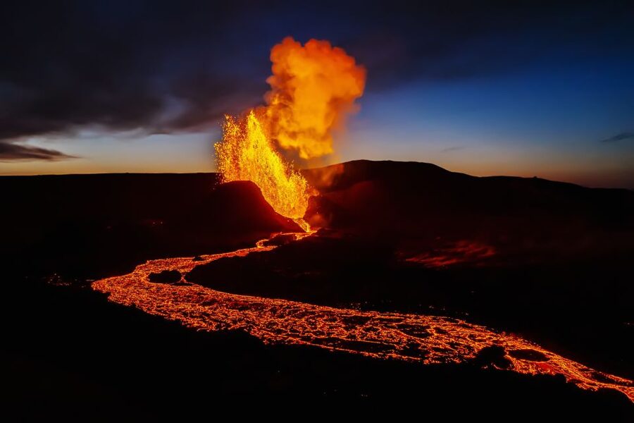 Volcano Movie - Experience the Latest Eruptions in Iceland - Moving from Grímsvötn to Holuhraun